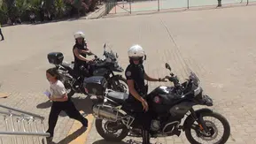 Cizre'de YKS sınavına yetişmeye çalışan öğrencileri polis motosikletleri kurtardı