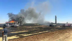 Şanlıurfa Ceylanpınar'da sondaj aracında çıkan yangın üç işçiyi yaraladı