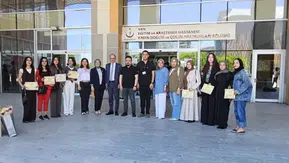 Vanlı gençler hastanede yatan çocuklara moral oldu
