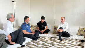 Siverek’te yaralı öğrencilerin karneleri evlerine getirildi