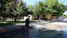 Elazığ sokaklarında temizlik seferberliği hız kesmeden devam ediyor