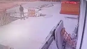 Şanlıurfa'da 33 milyon liralık yangının ilk anları kamerada
