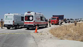 Şanlıurfa Karaköprü kırsalında kamyonet içinde cansız bir erkek bedeni bulundu