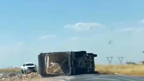 Kurtalan ilçesinde direksiyon hakimiyetini kaybeden kamyon sürücüsü kaza yaptı