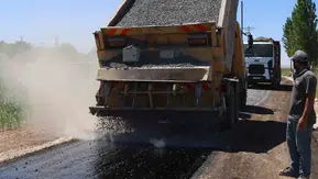 Suruç kırsalında yollar asfaltla yenileniyor