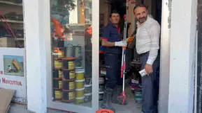Bitlis'te bir dükkana giren yılan çevrede korku dolu anlar yaşattı