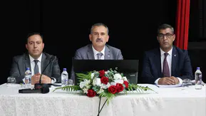 Ağrı Valisi Bozkurt kamu projelerinin takibi için masaya oturdu