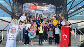Tatvanlı çocuklar yaz kursunda havuzla tanıştı