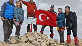 Reşko Zirvesi'ne Ankara çıkarması 7 dağcı 4 bin 135 metreyi aştı