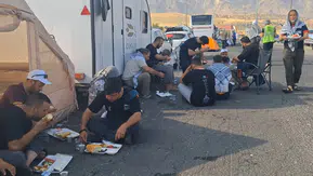 Sınırda bekleyen Filistin destekçilerine Şırnaklı iş insanından yemek yardımı