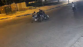 Şanlıurfa Birecik'te iki motosiklet çarpıştı ve biri alevler içinde kaldı