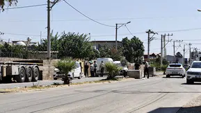 Kızıltepe ilçesinde elindeki tüfeğin ateş almasıyla bir genç ağır yaralandı