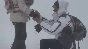 Zirvede tek taş Ağrı Dağı'nda çifte evlilik teklifi
