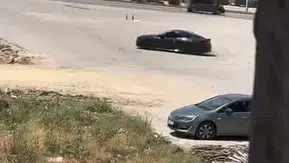 Elazığ sokaklarında tehlikeli şov amatör kameraya yansıdı