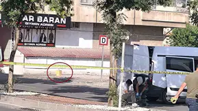 Bağlar'da cadde kenarındaki şüpheli paket ekipleri harekete geçirdi