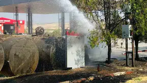 Kurtalan'da tadilat halindeki petrol istasyonunda korkutan yangın