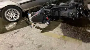 Elazığ Kültür Mahallesi'nde otomobil ve motosiklet çarpıştı