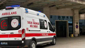 Siirt'te fıstık işçilerini taşıyan tarım aracı devrildi