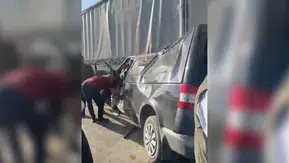 Şanlıurfa'da minibüs TIR'a çarptı: 2 kişi yaşamını yitirdi