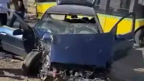 Siirt'te belediye otobüsü ve otomobil çarpıştı