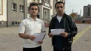 Hakkari'de baba ve oğul aynı okulda KPSS heyecanı yaşadı