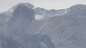 Munzur Dağları mevsimin ilk karı ile beyaza büründü