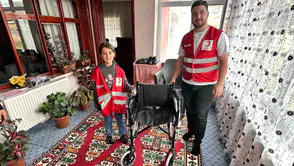 Muradiye'de Kızılay eliyle gelen büyük mutluluk