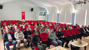 Dicle Kaymakamı Mustafa Atış muhtarlarla bir araya gelerek sorunları dinledi