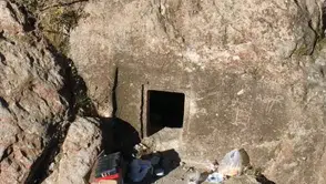 Van Gürpınar'da tarihi kaya mezarına patlayıcıyla saldıran 5 kişi yakalandı