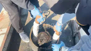 Bitlis'te yakıt tankerine gizlenen 30 göçmen yakalandı