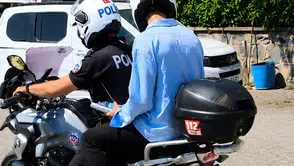 Şanlıurfa’da sınava yetişemeyen öğrencilerin imdadına polis koştu