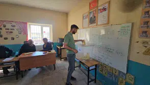 Bitlis Budaklı Mahallesi yeni muhtarını sandık başında belirledi