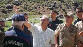 Hakkari Süpha Dürek Dağında kaybolan dağcı için ekipler seferber oldu