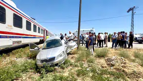Muşta hemzemin geçitte tren kazası sonucu üç kişi yaralandı