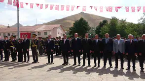 Bitlis'te 30 Ağustos coşkusu: Vali, asker ve vatandaşlar bir arada