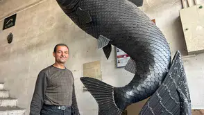 Hurda metalleri Van Gölü nün simgesi inci kefaline dönüştürdü
