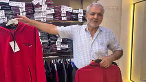 Van'da okul kıyafeti alışverişi başladı, esnaf armalı ürün için zamana karşı yarışıyor
