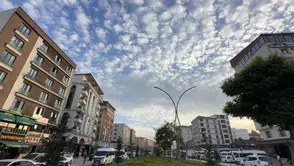 Yüksekova semalarında beliren nadir bulutlar görsel şölen yaşattı