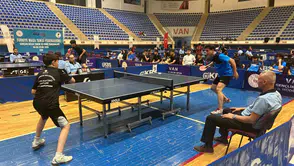 Van 20 ilden gelen 220 genç sporcuyu masa tenisinde ağırlıyor