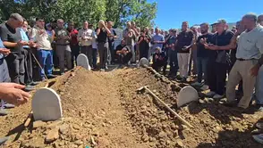 Elazığ'da yanan evde katledilen çift son yolculuğuna uğurlandı