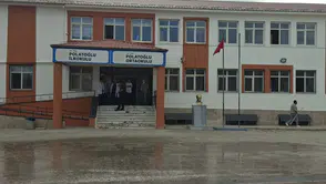 Van'da bir öğrenci okula pompalı tüfekle geldi