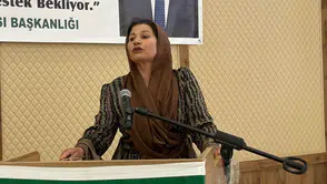 Yüksekova'da kadın çiftçiden kürsüde dikkat çeken sitem