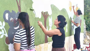 Tunceli'de anaokulu duvarları gönüllülerin fırçasıyla rengarenk oldu