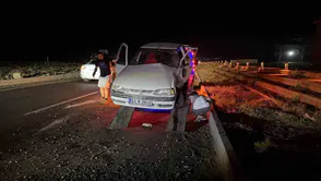 Siverek yolunda iki otomobil çarpıştı