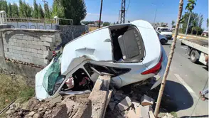 Patnos Hayvan Borsası Kavşağında İki Araç Çarpıştı