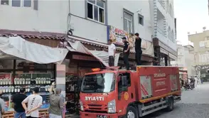 Çermik'te iki gün boyunca mahsur kalan yavru kedi kurtarıldı