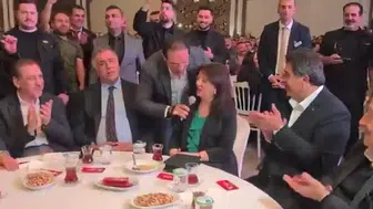 Pervin Buldan sahnede şarkıya eşlik etti! O anlar dikkat çekti