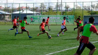 Amedspor’un Van seçmelerine yoğun ilgi: 800 genç katıldı
