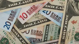 Dolar ve Euro güne yükselişle başladı