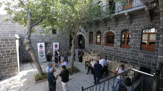 Diyarbakır'ın hafızasına yolculuk: Süryani Kızlar Mektebi ve Zoklu Ailesi sergisi açılıyor